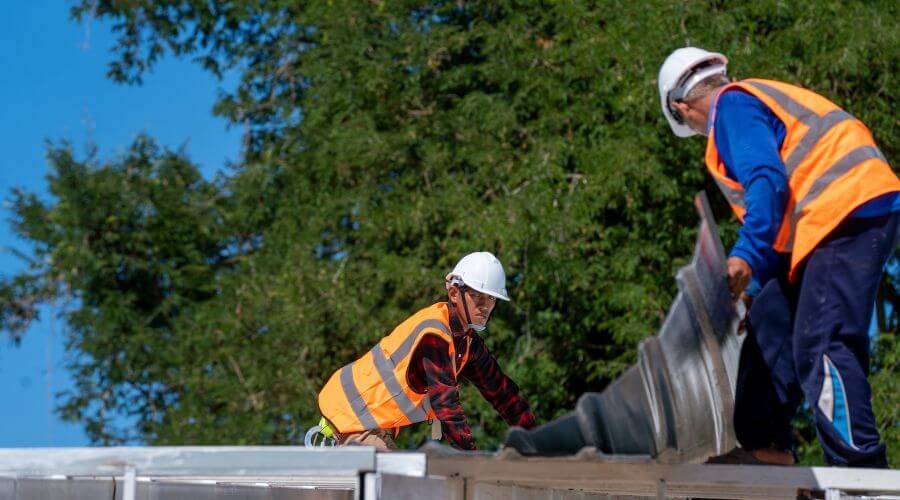 Professional gutter cleaning in Dunkirk, OH